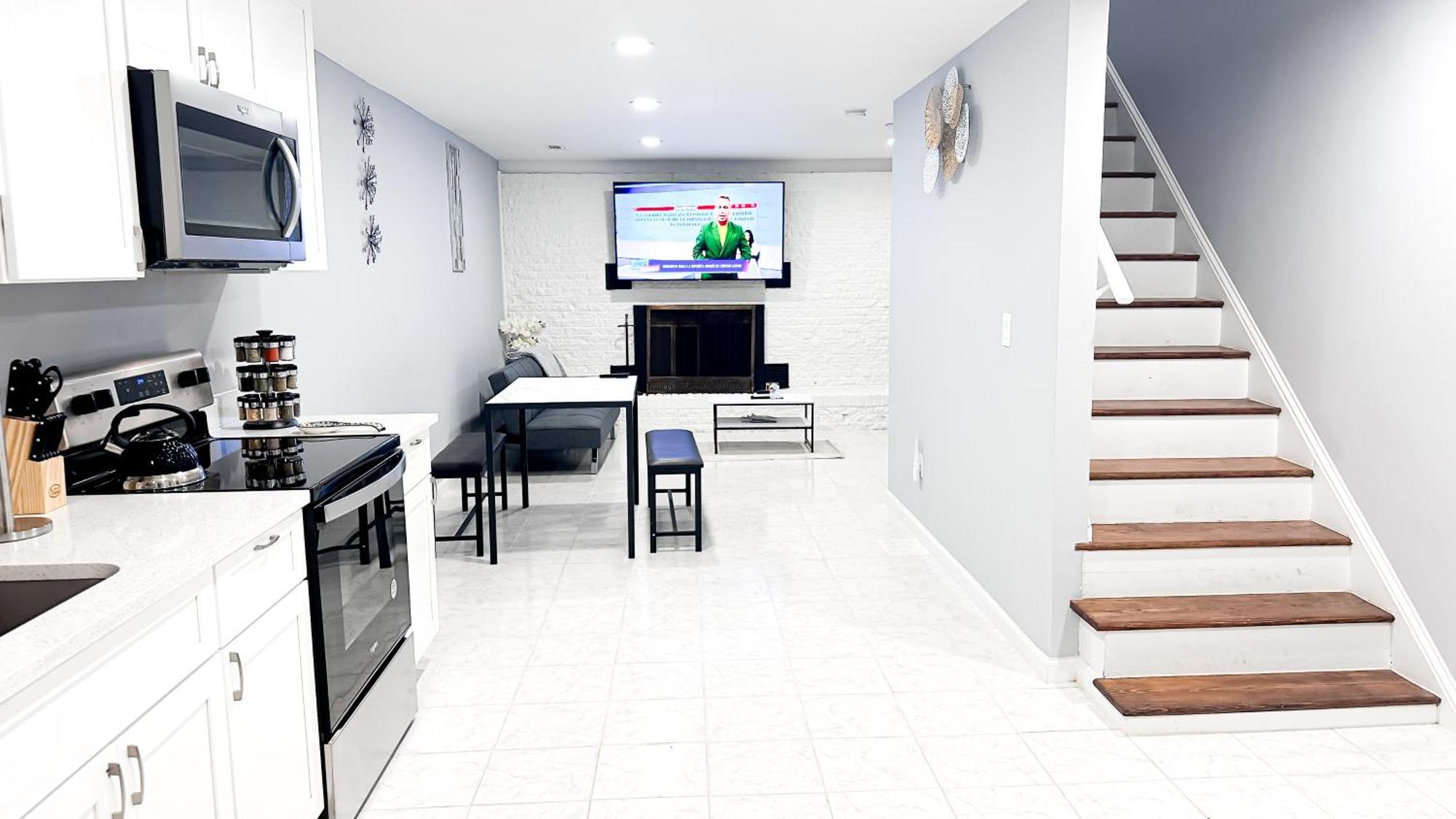 Pristine By Dc, Fedex Stadium &umc Center To Dmv Metro Area Holiday home *