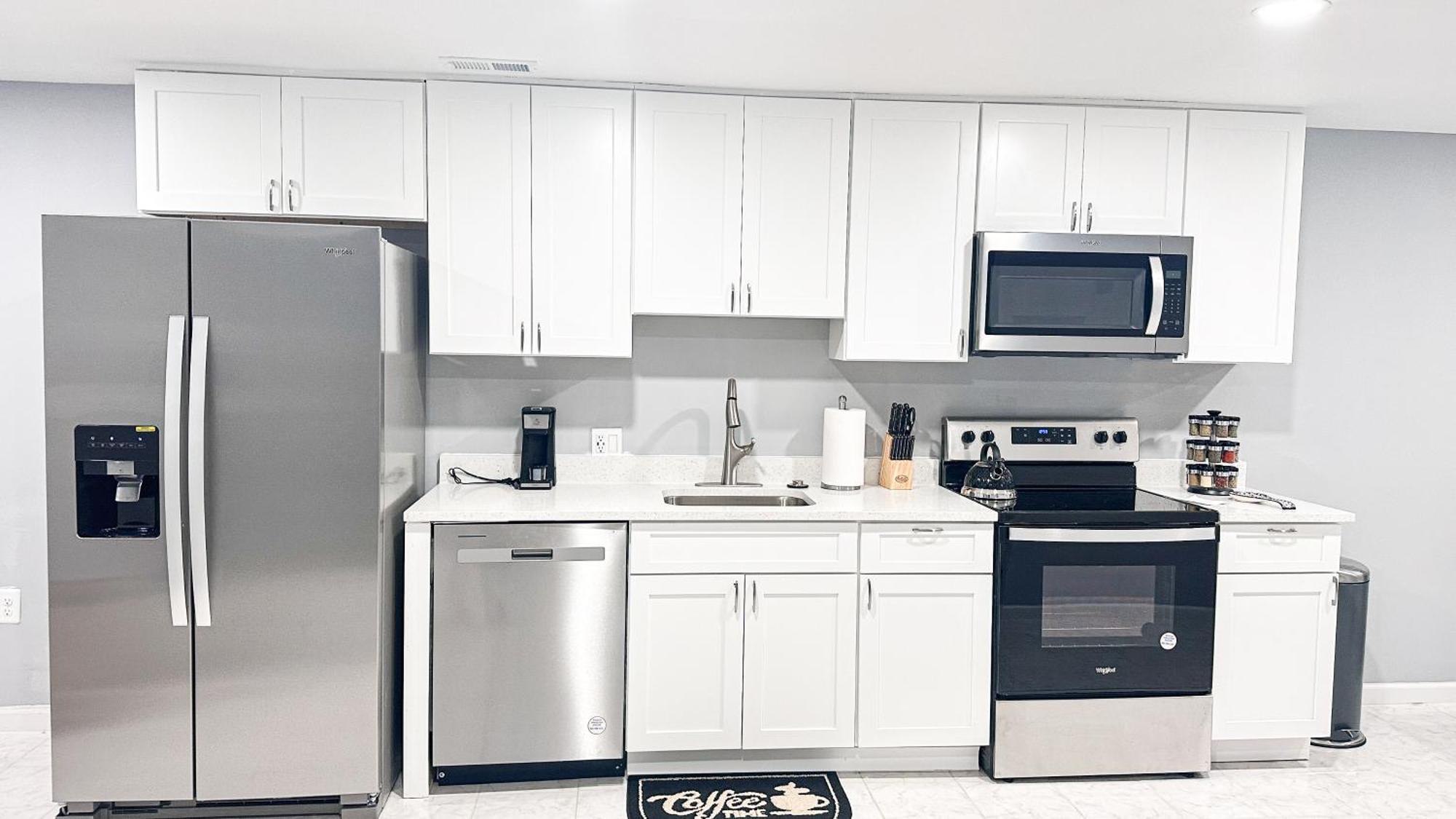 Pristine By Dc, Fedex Stadium &umc Center To Dmv Metro Area Holiday home Hyattsville